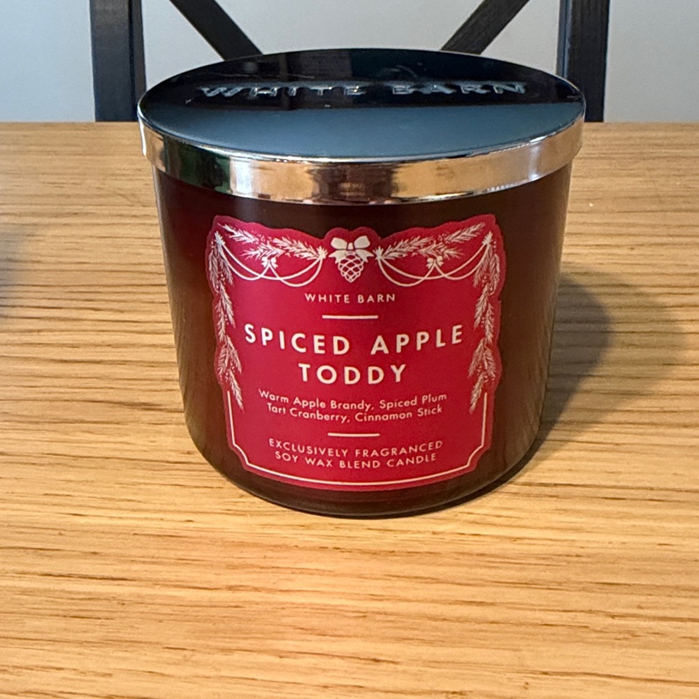 Bath & Body Works 3 Wick Candle. Spices Apple Toddy.
